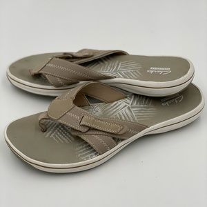 Clarks Cloudsteppers Flip Flops